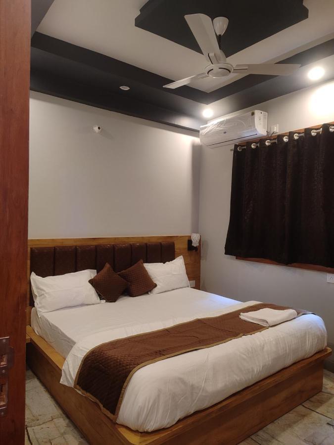 Devi Residency - Near Prem Mandir Bankey Bihari Vrindāvan Exteriör bild