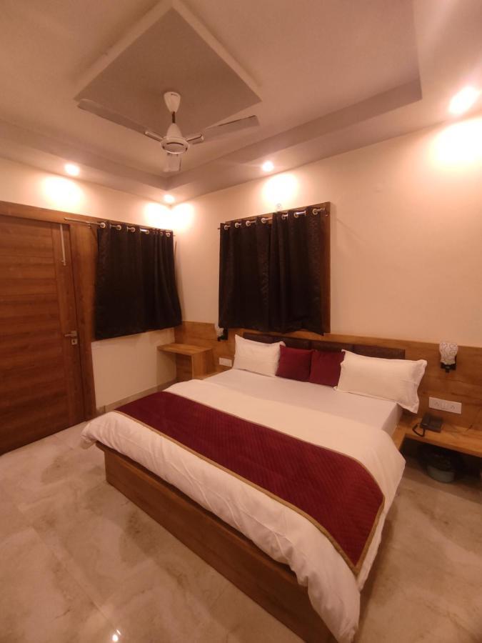 Devi Residency - Near Prem Mandir Bankey Bihari Vrindāvan Exteriör bild