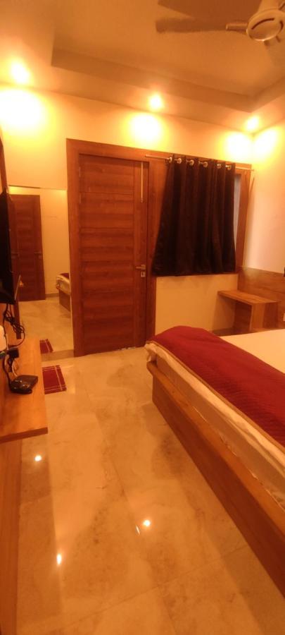 Devi Residency - Near Prem Mandir Bankey Bihari Vrindāvan Exteriör bild